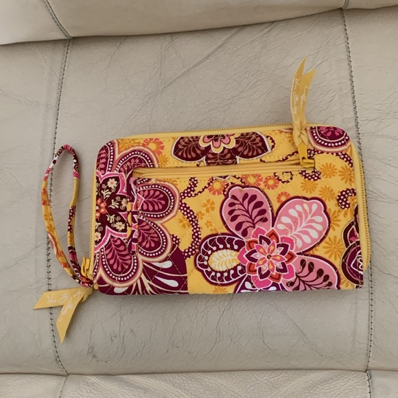 Vera Bradley Wristlet - Excellent condition - Picture 7 of 7